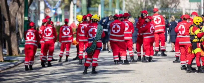 Bomberos, Cruz Roja y personal de la Secretaría de Salud de Baja California acudieron a las escuelas para atender a los menores/iStock