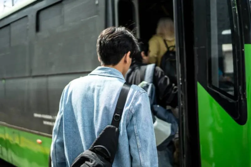 Usuarios del transporte en Edomex se preparan para cambios en las tarifas, mientras autoridades buscan mejorar el servicio. / iStock