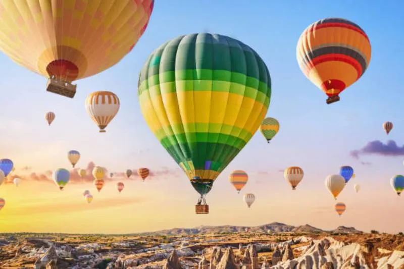 Más de 200 globos aerostáticos participan en el Festival Internacional del Globo 2025 en León. / iStock