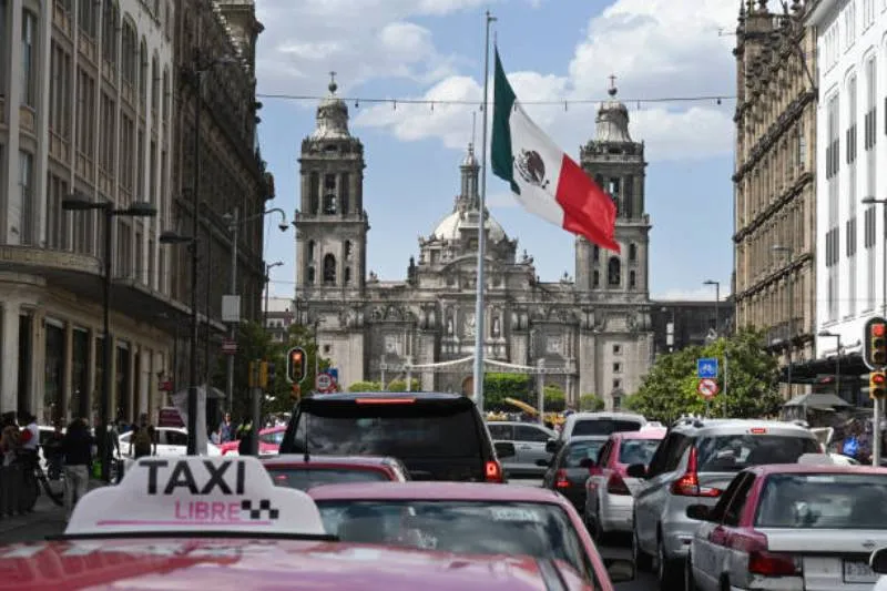 La tarifa del transporte público concesionado en CDMX sube 1.50 pesos tras acuerdo con los transportistas. / iStock
