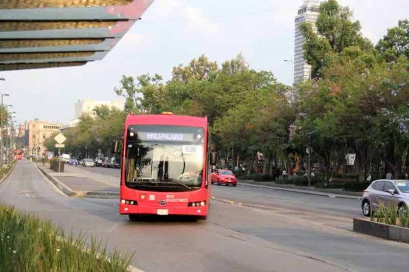 El sistema de transporte informó que las cámaras instaladas en la unidad serán clave para el análisis del accidente. / iStock