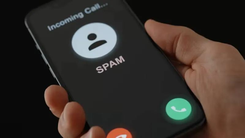 Especialistas recomiendan no compartir datos personales ante llamadas de origen desconocido. / iStock