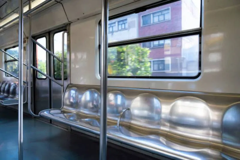 La estación del Observatorio volverá a recibir a miles de usuarios tras más de dos años de cierre/iStock