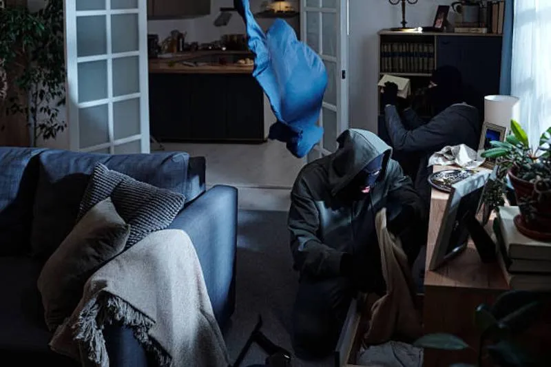 La relación de emplead@‑empleador@ es el punto de entrada para que los delincuentes ejecuten ‘La Patrona'. / iStock