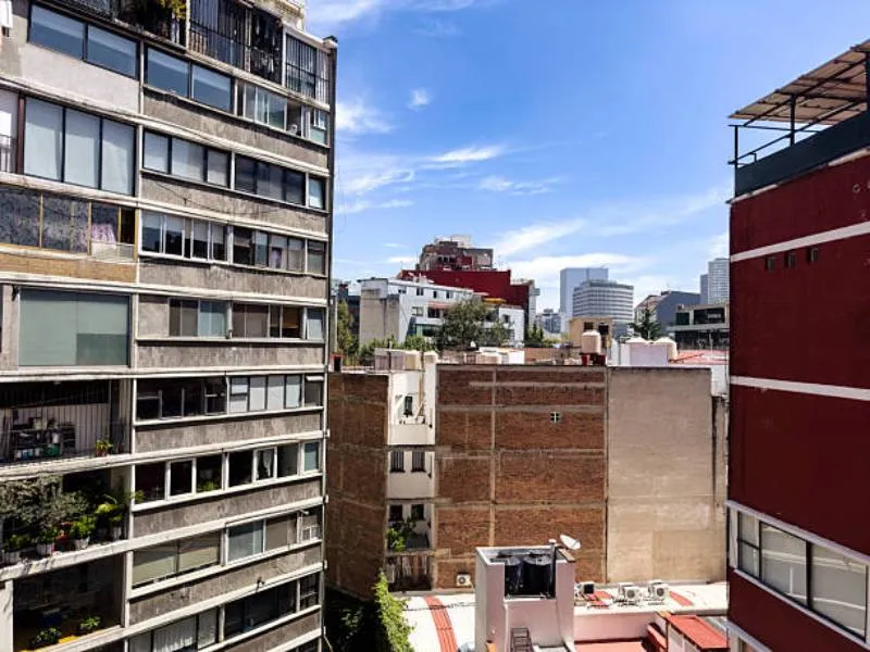 El programa forma parte de un plan más amplio que incluye 20,000 viviendas accesibles para la capital. / iStock