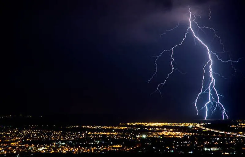 Condiciones oceánicas inusuales podrían mantener la temporada de lluvias más tiempo de lo esperado. / iStock