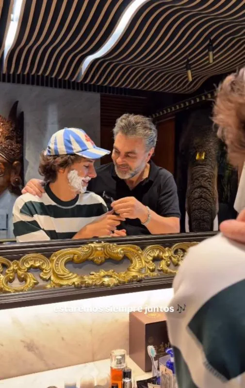 Juanpa y Mijares hicieron un video sobre la situación, como "padre e hijo". / Captura de imagen
