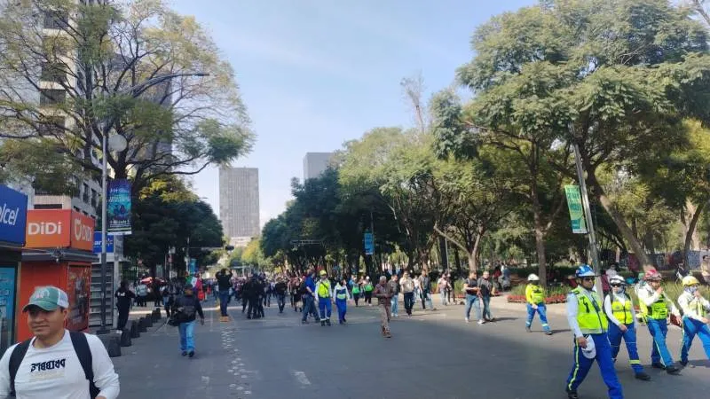 La marcha pasó por avenida Juárez con rumbo al Zócalo capitalino/X: @MrElDiablo8