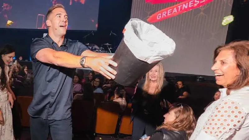 Lewis Howes es un reconocido conferencista estadounidense/IG: @lewishowes