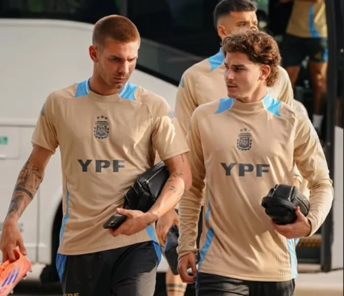 Mastantuono con Julián Álvarez | IG @juliaanalvarez