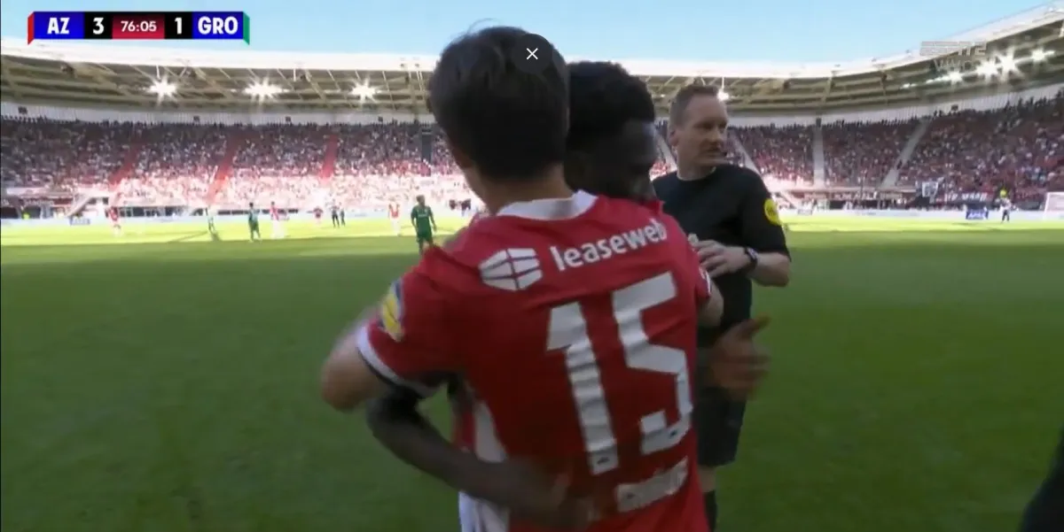 Mateo debutó oficialmente en la Eredivisie