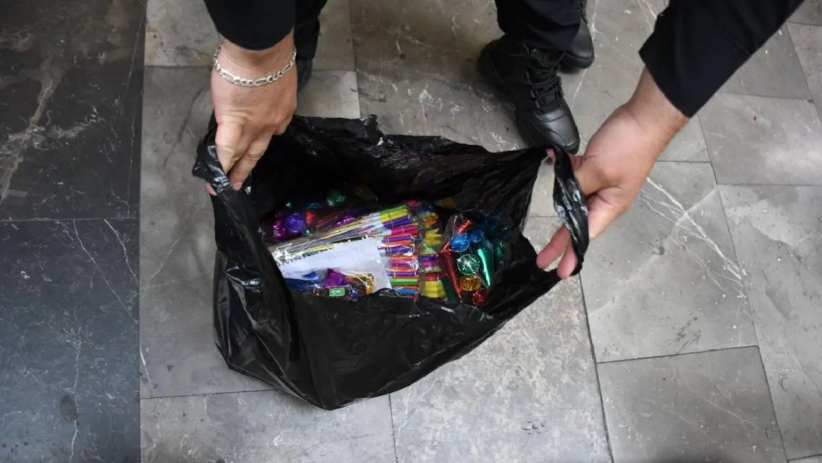Viajar con estos artefactos pirotécnicos no está permitido y representa un castigo/Metro CDMX