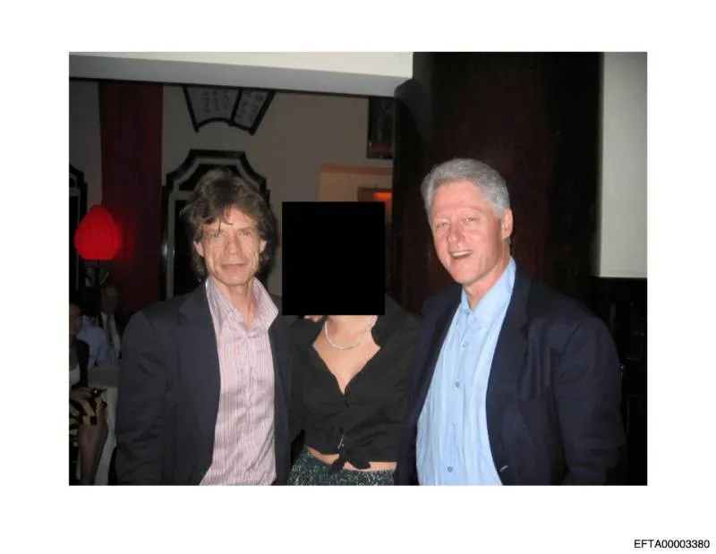Mick Jagger, persona no identificada y Bill Clinton. / AP