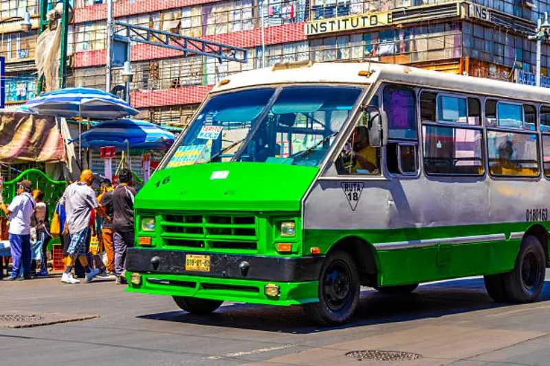 Hay muchas rutas en CDMX con micros obsoletos/Pixabay