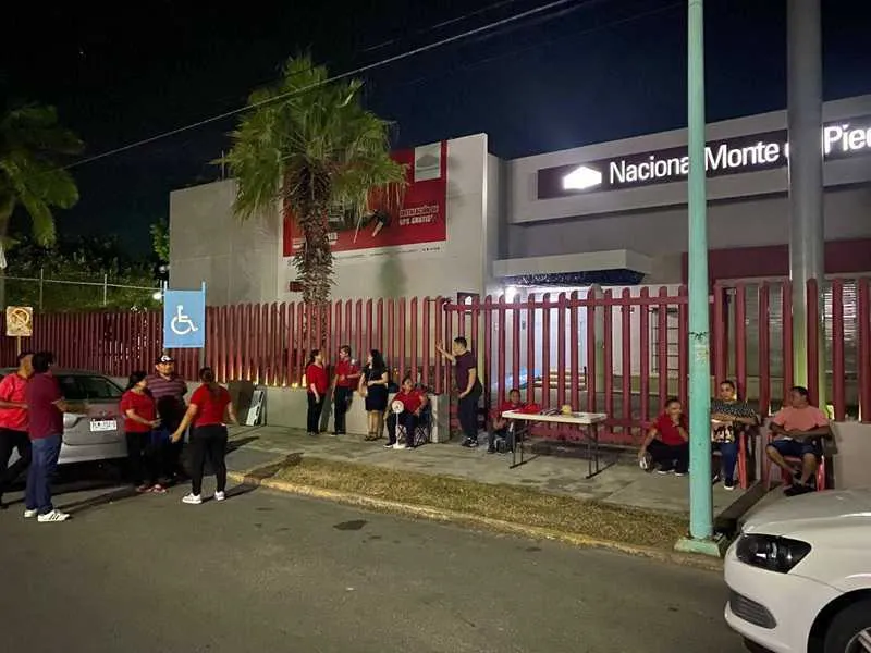 La huelga se extiende en 300 sucursales a lo largo del país/X