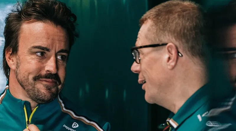 Andy Cowell también cambió sus funciones