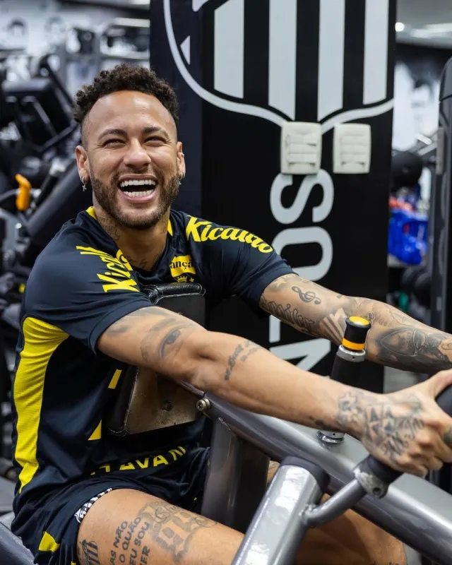 Neymar está en rehabilitación nuevamente con Santos
