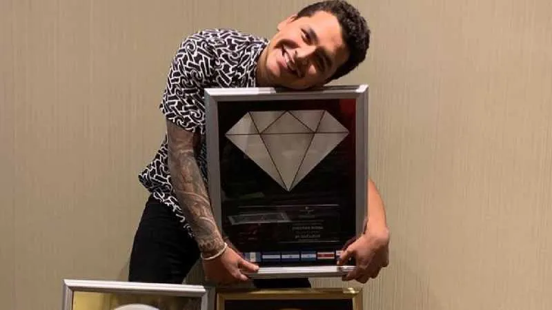 Con sus tres primeros discos, Nodal logró vender millones de copias/IG: @nodal