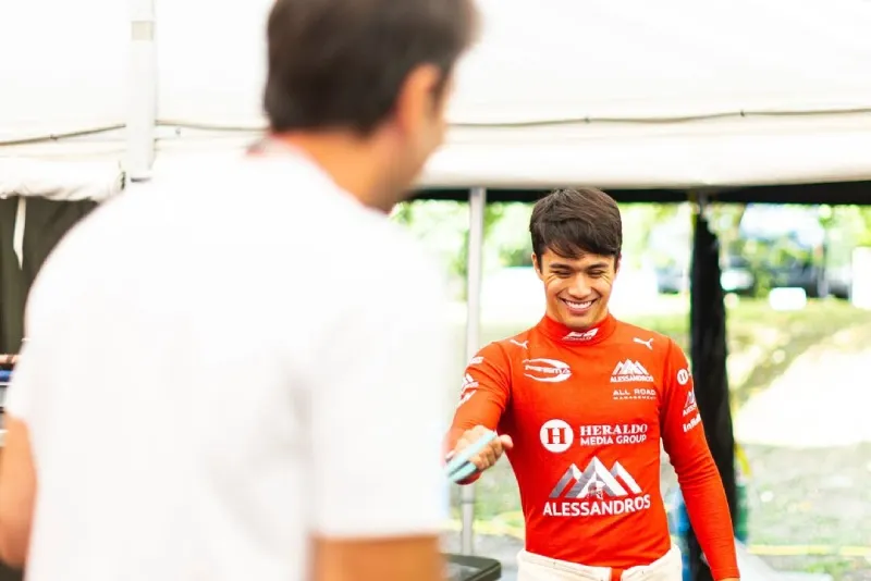 Noel Leon sigue avanzando en su carrera en el automovilismo