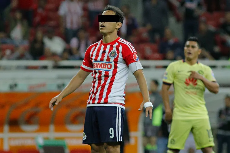 Omar 'N' durante un partido de Chivas