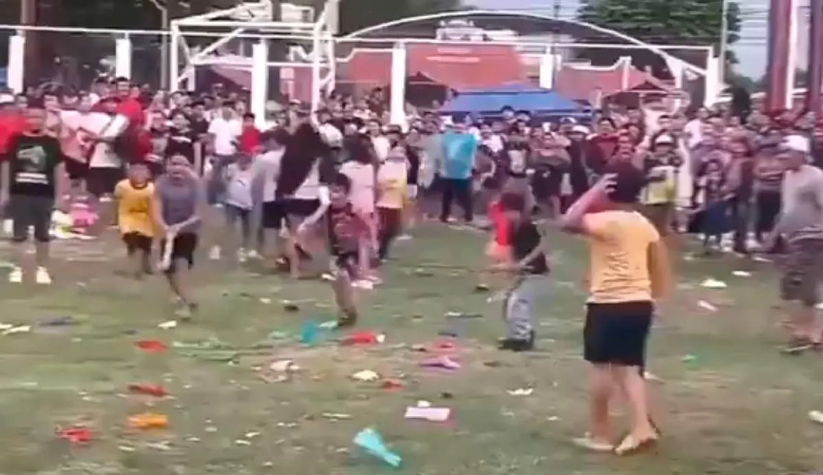 Supuestamente esta actividad formar parte de los usos y costumbres locales/X