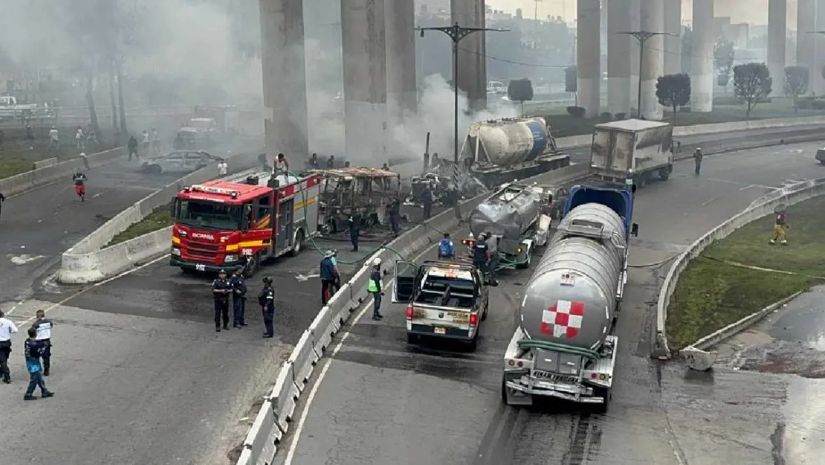 El chófer de la pipa corría el riesgo de terminar en la cárcel por el accidente/X