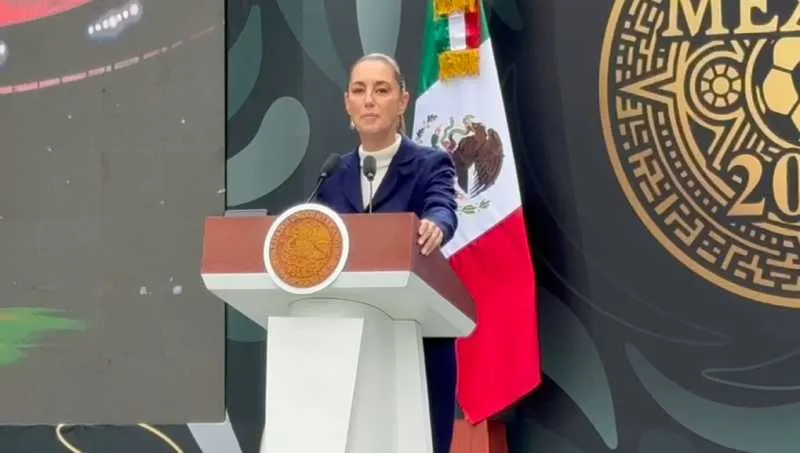 La presidenta reveló que regalará su boleto del Mundial a una niña amante del futbol/RÉCORD