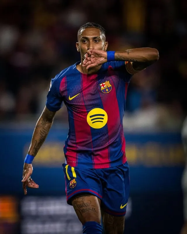 La recuperación de Raphinha pone en un dilema a Flick