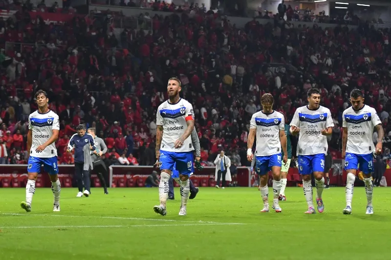 Jugadores de Rayados se lamentan tras la derrota | IMAGO7