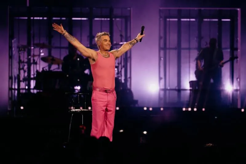 En sus conciertos no logra enfocar los rostros de las personas en el público/IG: @robbiewilliams