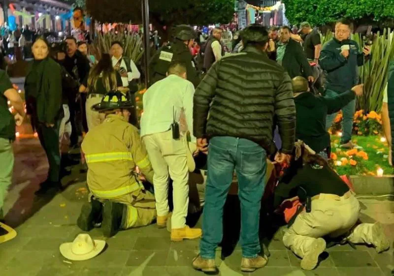 Fueron varios disparos de arma de fuego los que sufrió el alcalde en pleno Centro Histórico de Uruapan/X