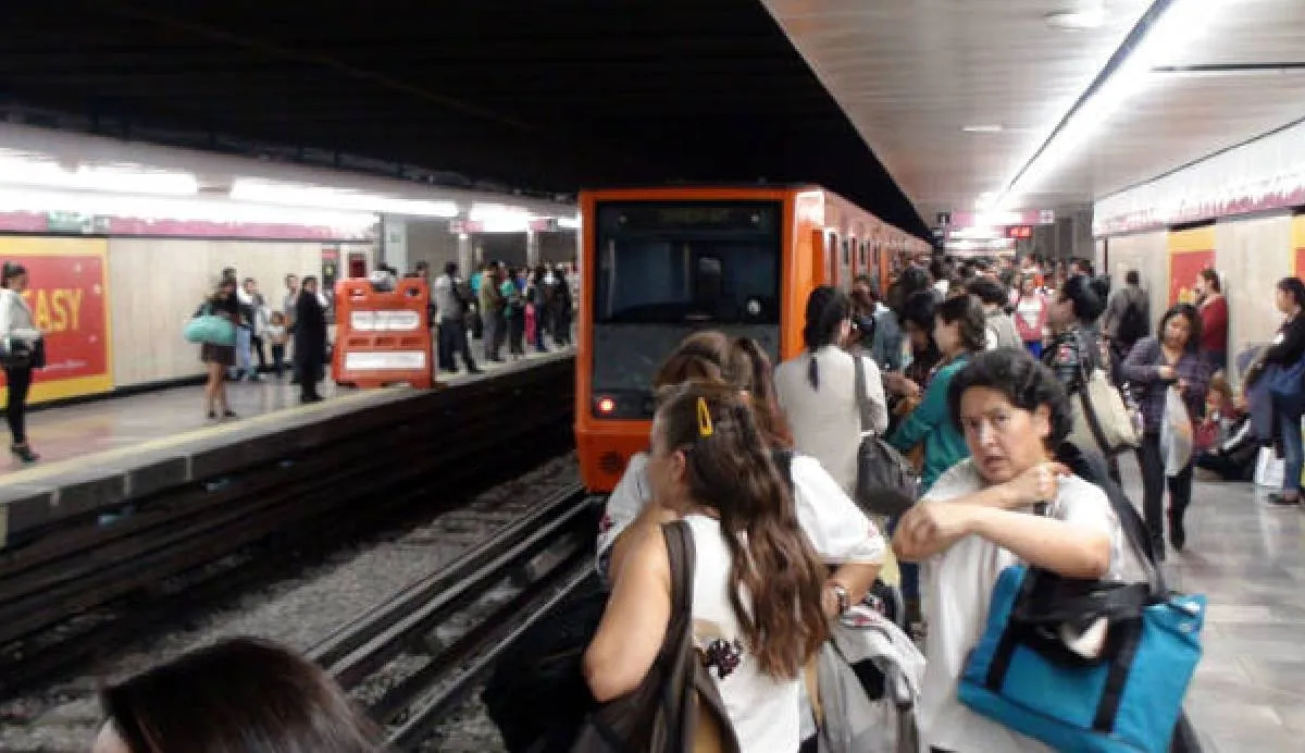 El Metro sigue costando $5.00 pesos por viaje/Pixabay