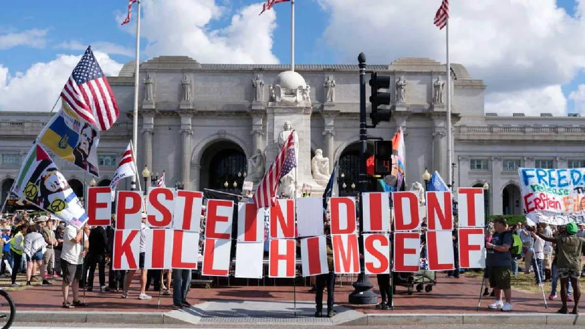 Las protestas aumentan entorno al caso de Trump y Epstein/AP