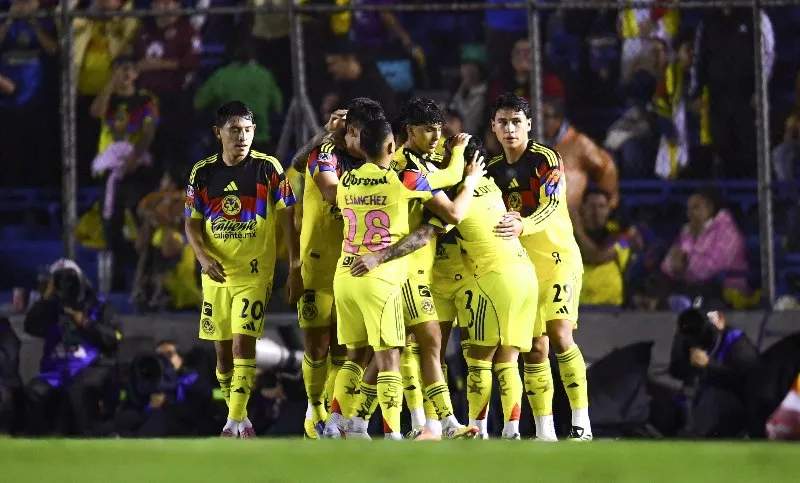 Jugadores de América festejan un gol / MEXSPORT