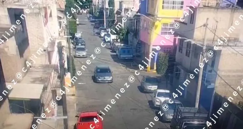 Video muestra a los colombianos a bordo de un auto Mercedes Benz/X: @c4jimenez