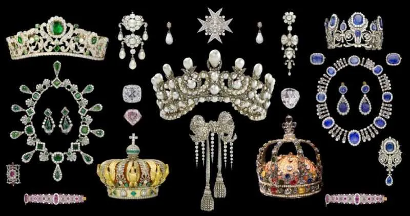 El botín fueron diferentes joyas históricas para Francia/X