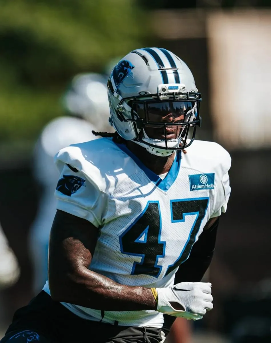 Nike realizó un guante adaptado a la condición de Weaver