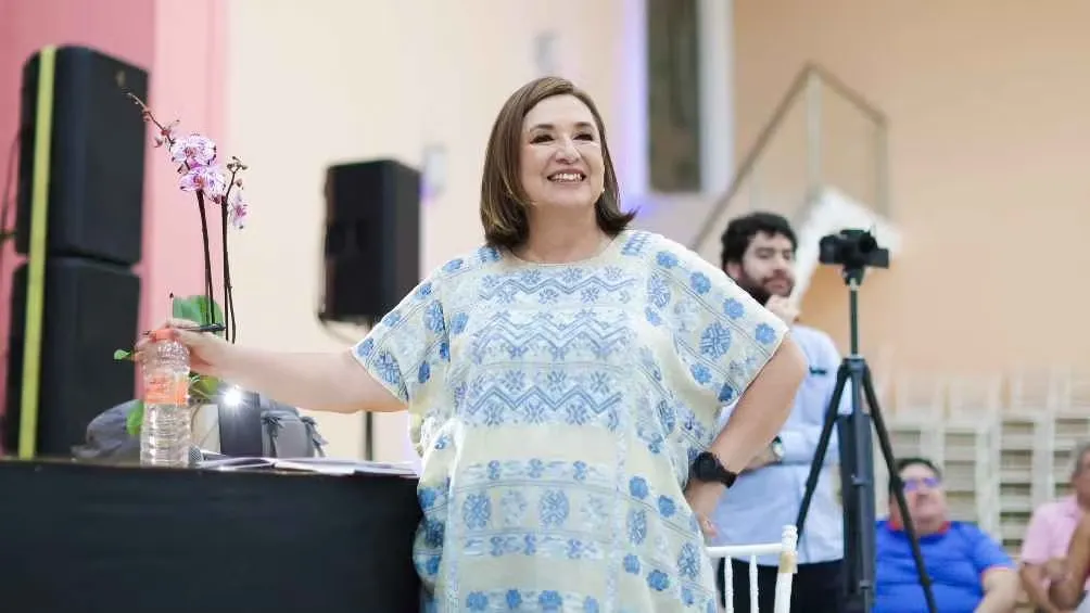 Xóchitl levantó la mano para dirigir a la Máquina