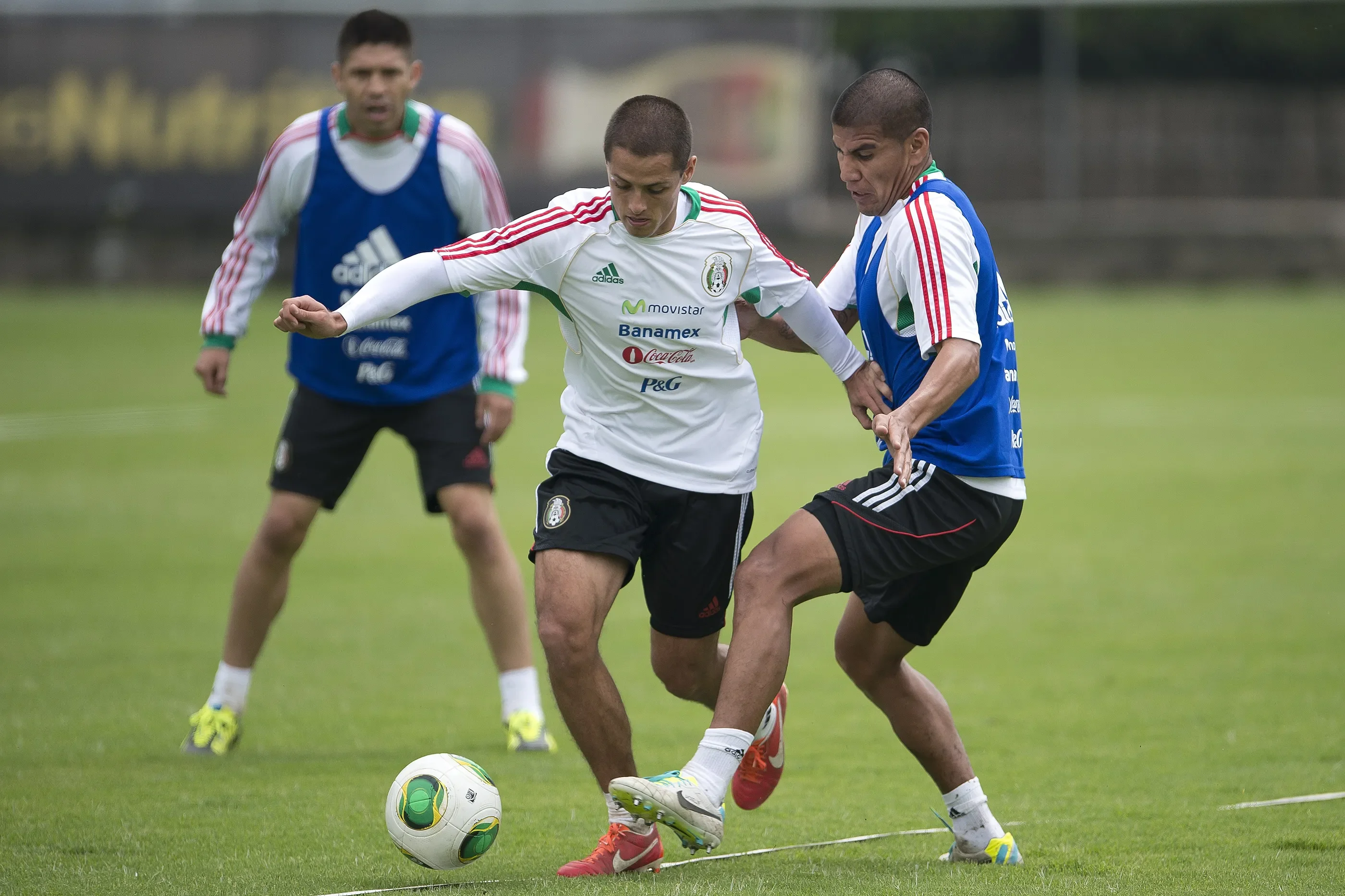 Salcido quiere ver a Chicharito campeón con Chivas