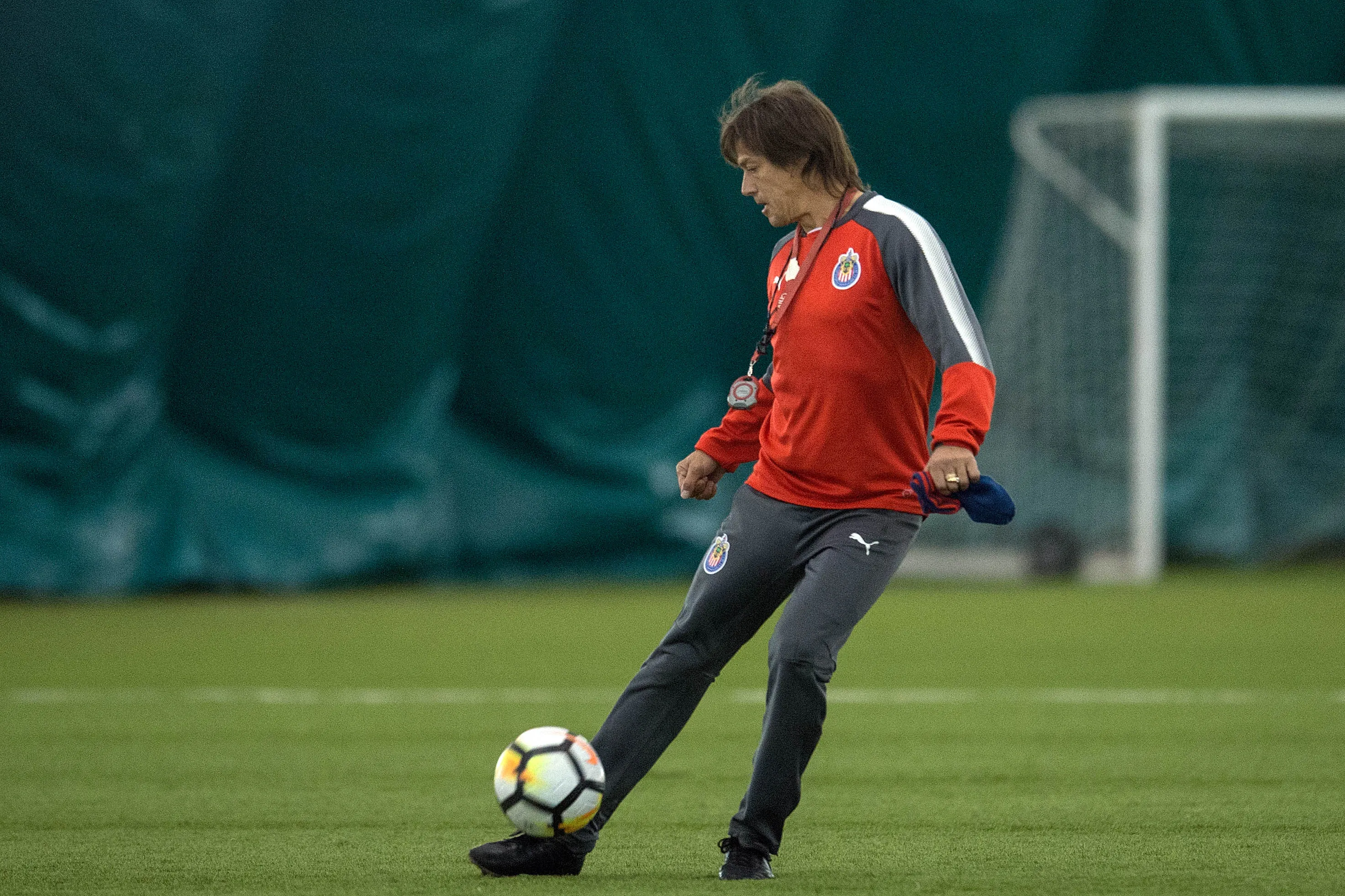 Almeyda puede regresar a México pero no con el Rebaño