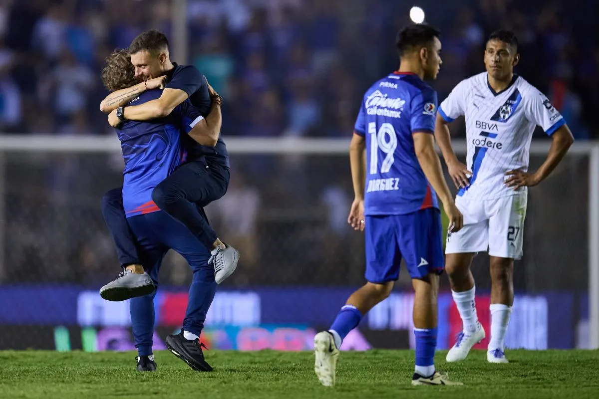 Cruz Azul en celebración tras Semifinal contra Rayados