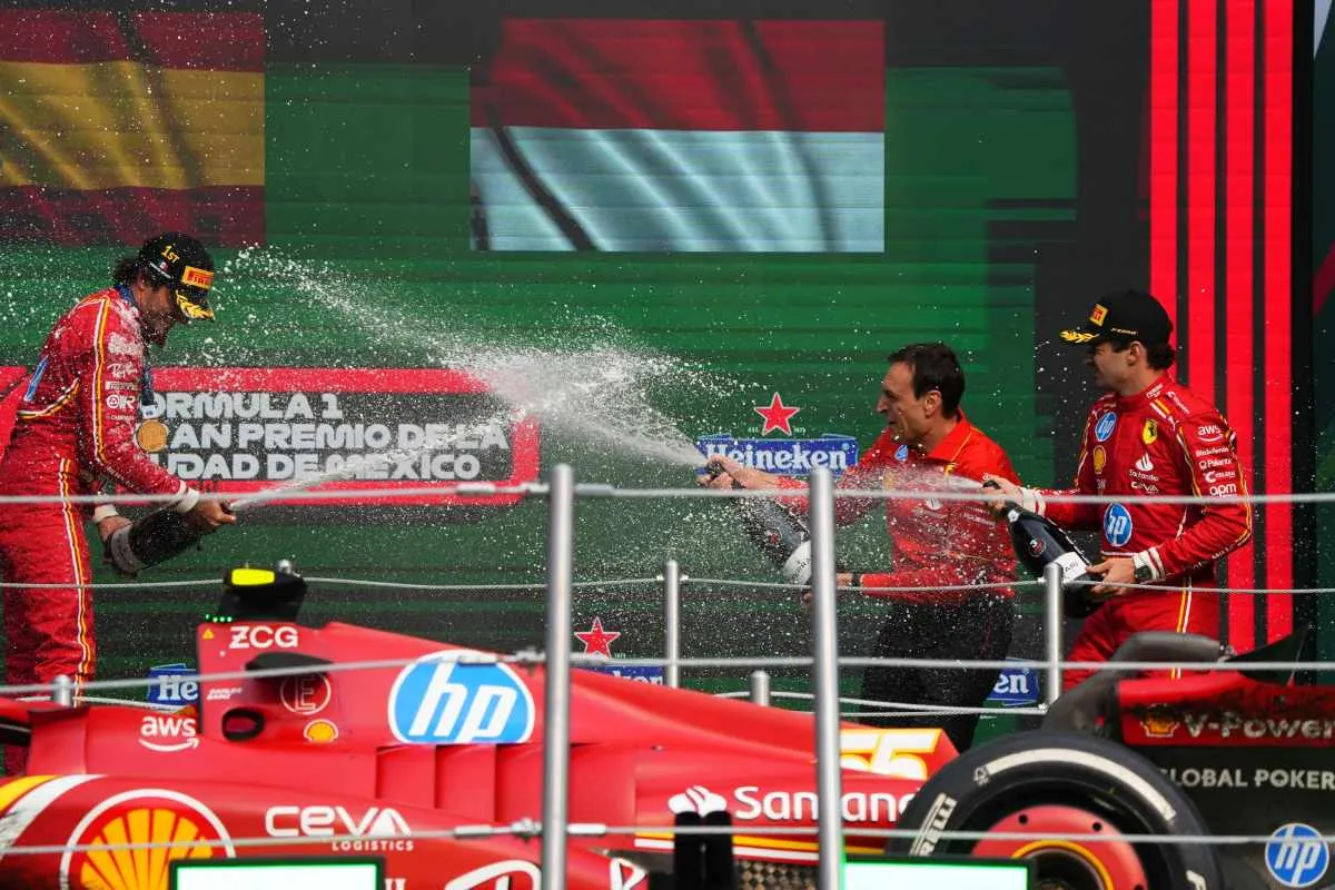 Carlos Sainz es uno de los hispanohablantes de la parrilla