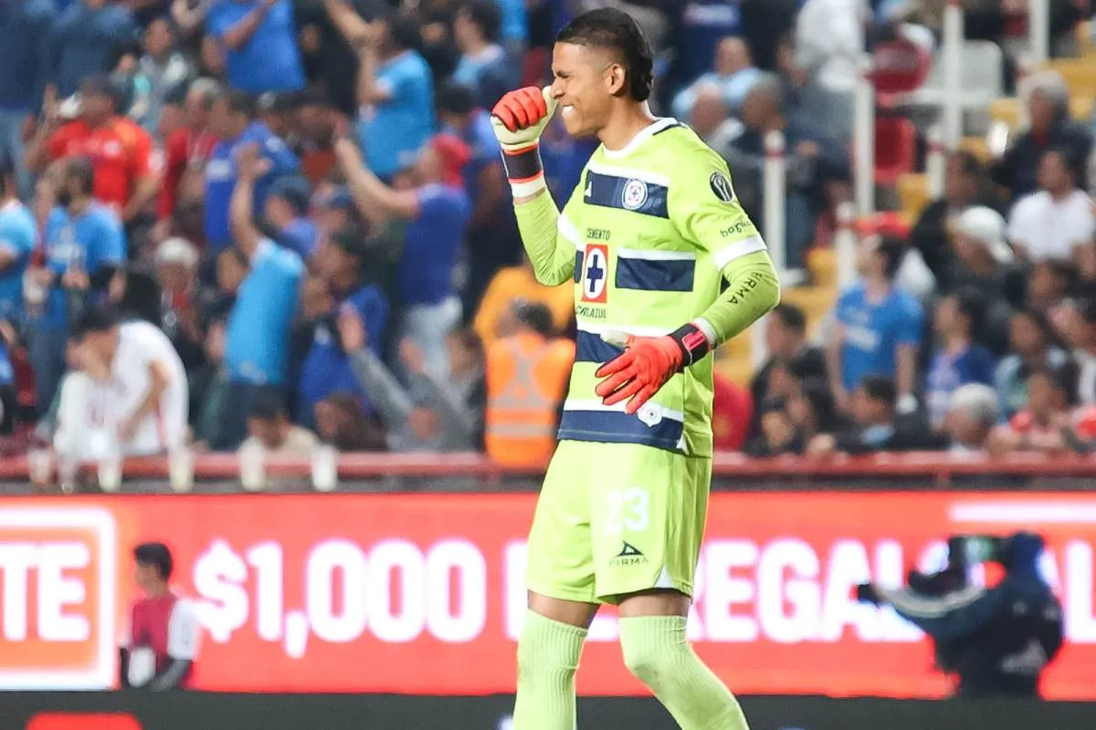 Mier otra vez se lució ante Necaxa