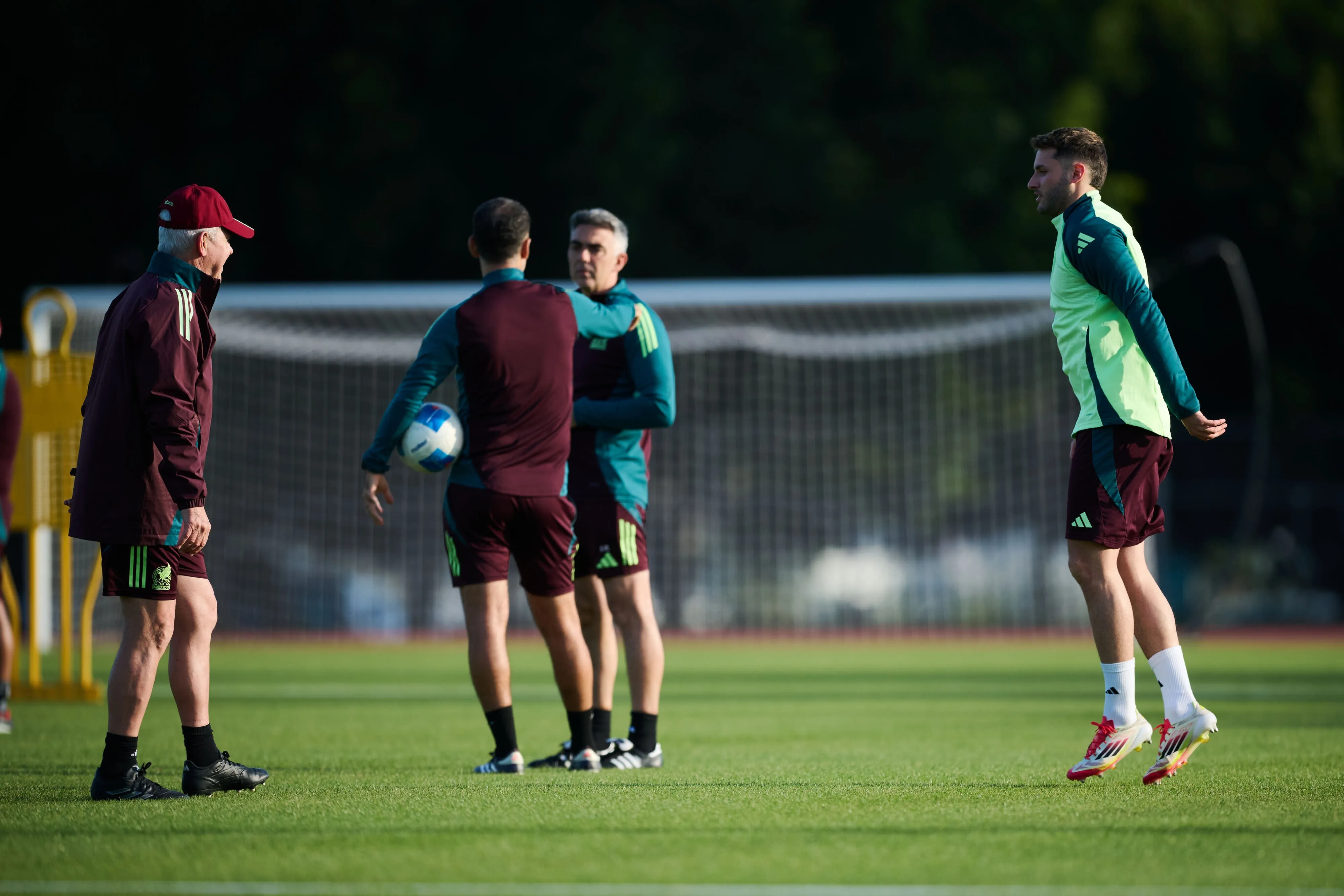 Santi destacó el aporte del cuerpo técnico de Aguirre