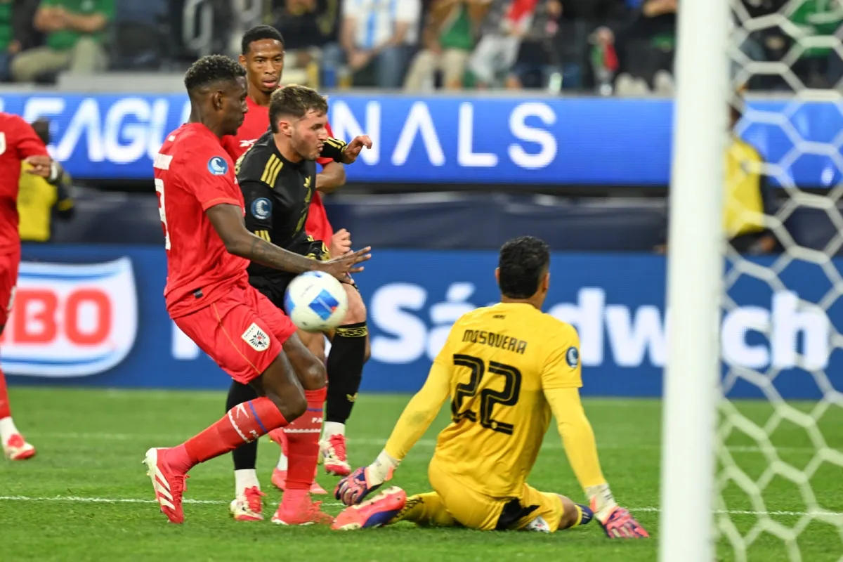 Santiago Giménez | MEXSPORT