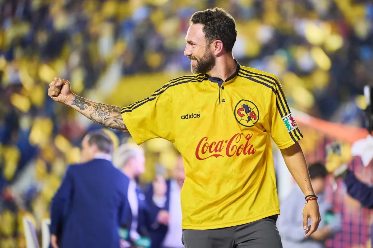 Layún festejando | MEXSPORT