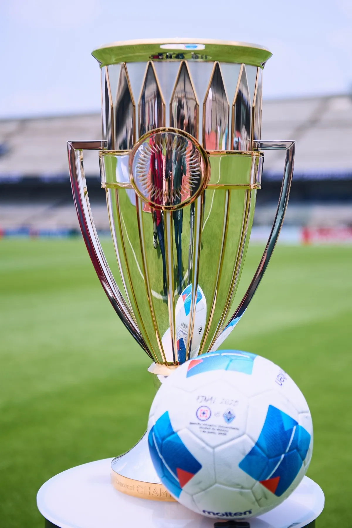 Trofeo y balón | MEXSPORT