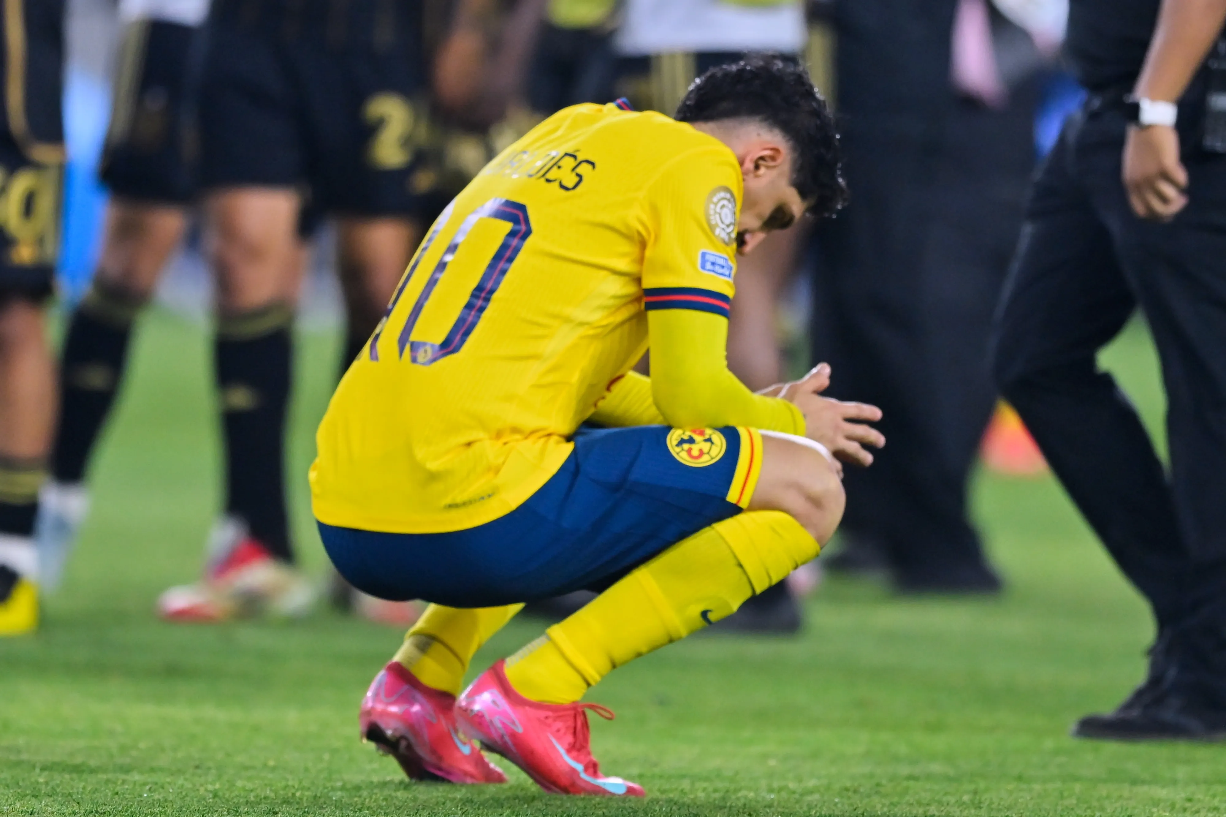 Valdés se marchará de América tras una caída de rendimiento