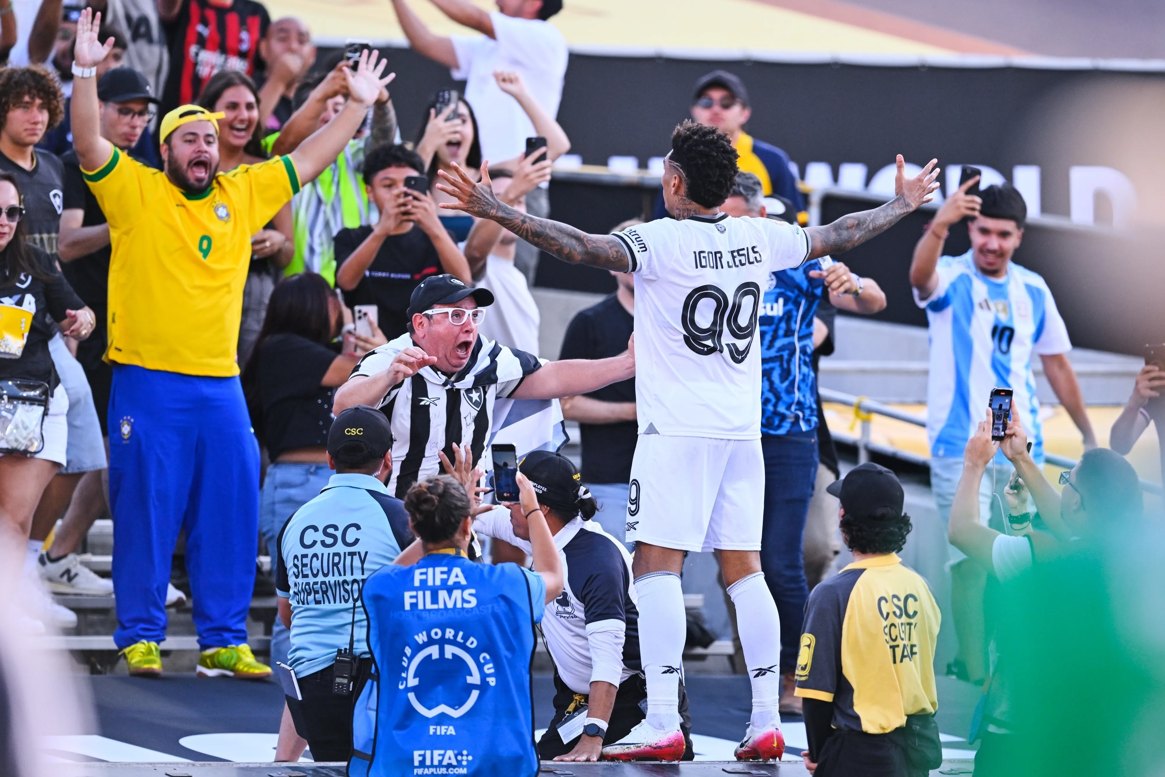 Igor Jesús hizo el único tanto del encuentro