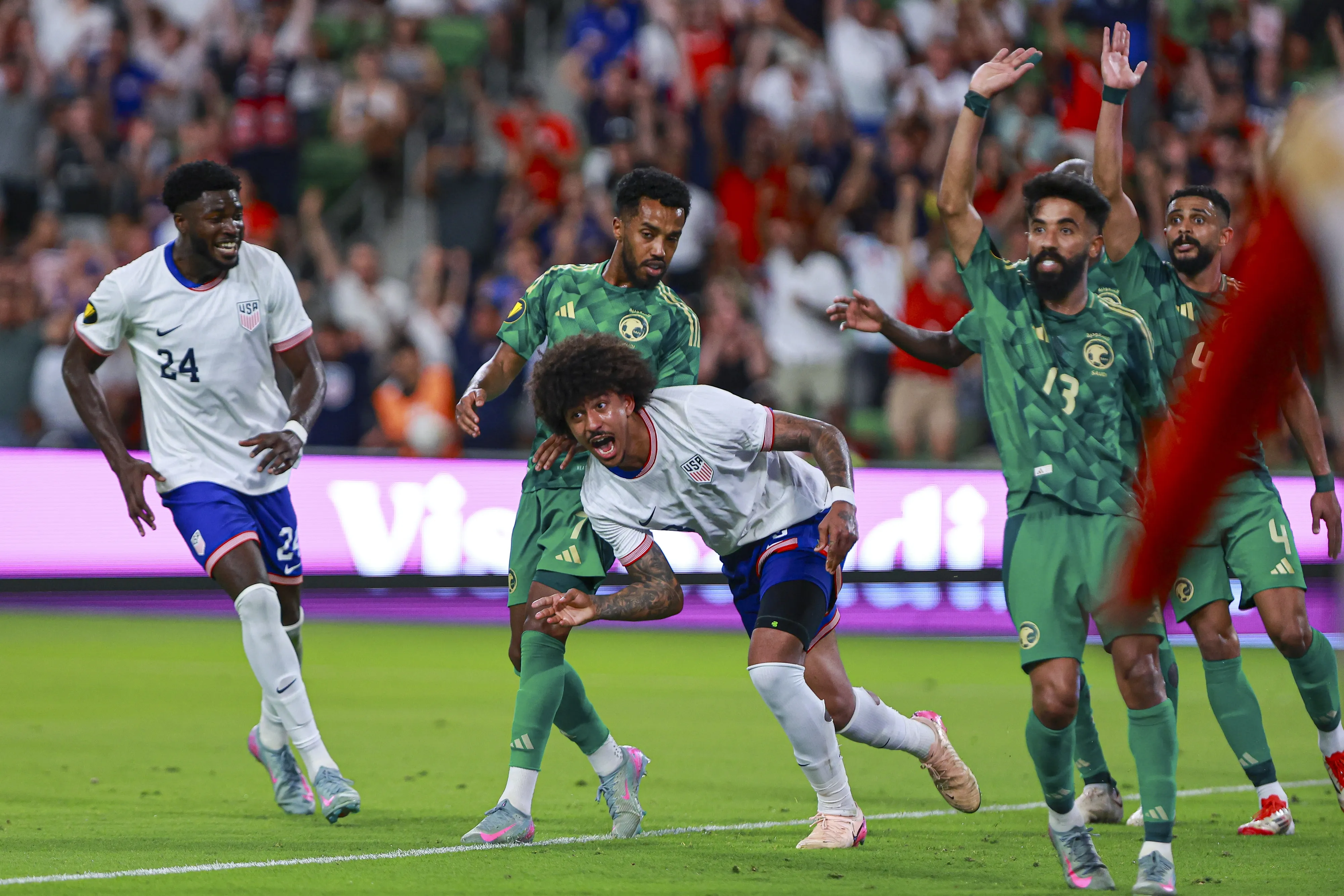 Chris Richards hizo el único tanto del partido